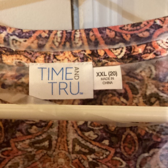 Time and Tru Size XXL (20) Multi Floral Front Top Blouse - Picture 3 of 6